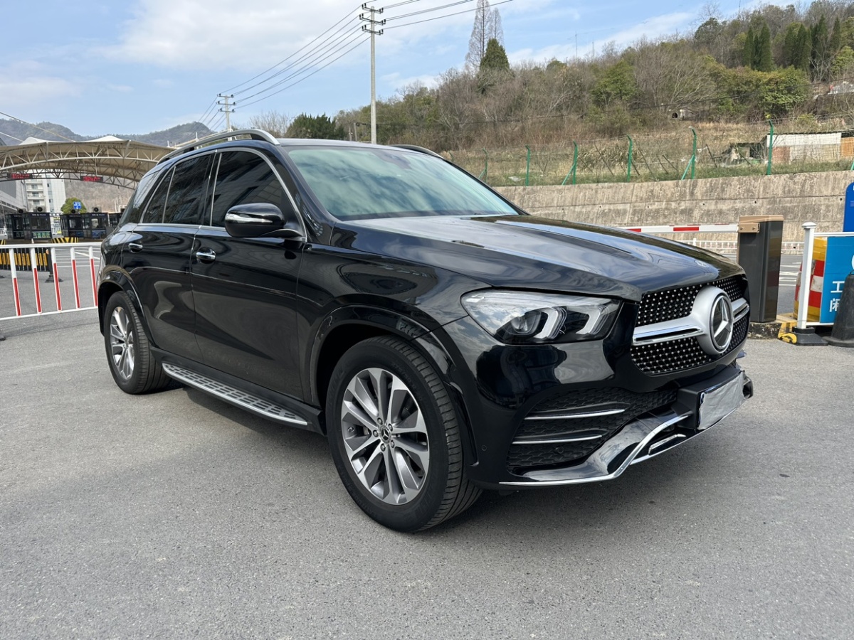 奔馳 奔馳GLE  2022款 改款 GLE 350 4MATIC 時(shí)尚型圖片