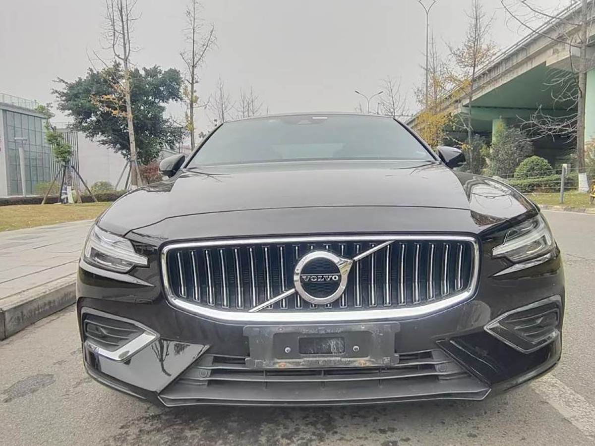 沃爾沃 S60L  2020款 T4 智逸豪華版圖片