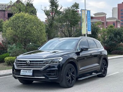 2023年3月 大眾 途銳(進口) 3.0TSI 銳享版 曜黑運動套裝圖片