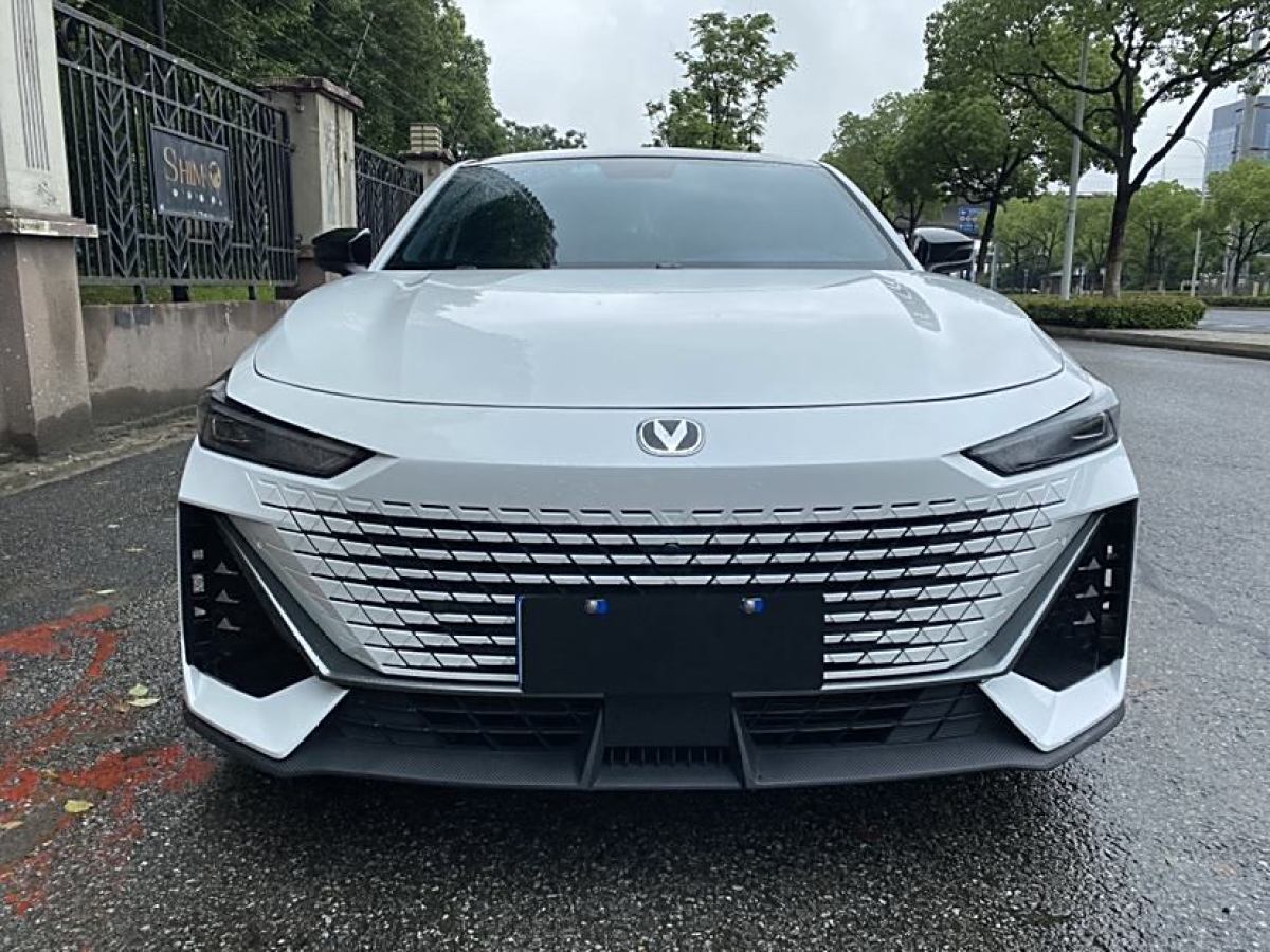 長安 長安UNI-V  2022款 1.5T 尊貴型圖片