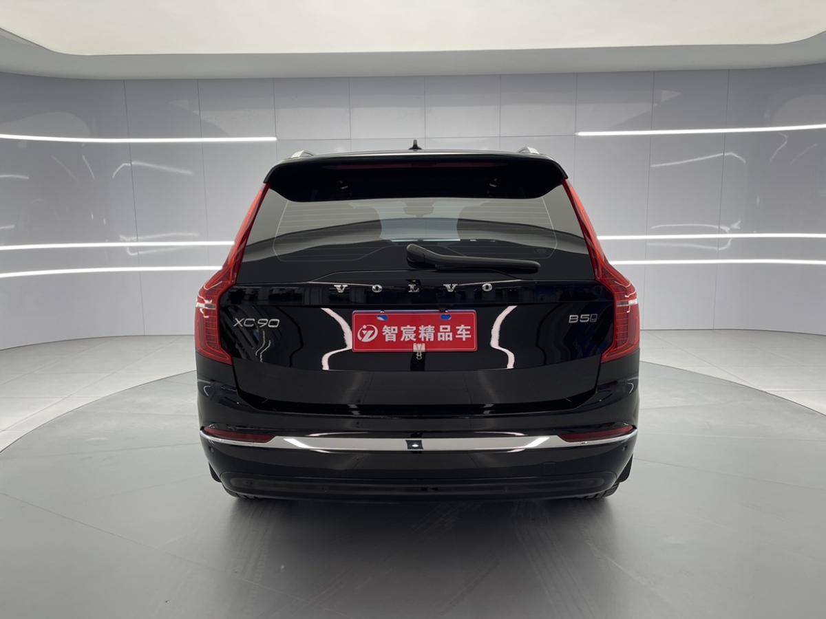 2024年1月沃尔沃 XC90  2024款 B5 智行豪华版 5座