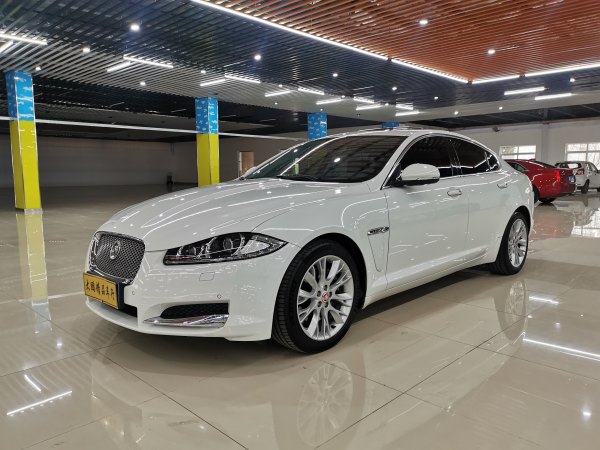 捷豹 XF  2015款 XF 2.0T 风华版