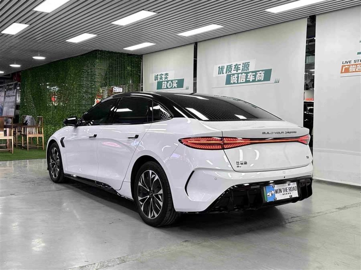 比亞迪 海豹  2022款 550km 標準續(xù)航后驅版尊貴型圖片