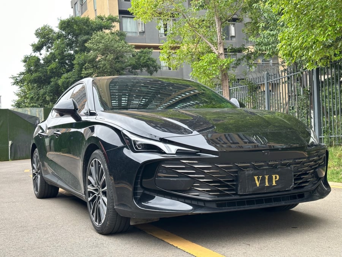 名爵 名爵7  2023款 2.0T 自動獵美尊享版圖片