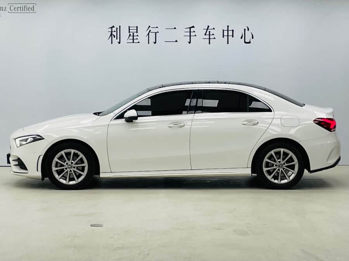 奔馳 奔馳A級  2022款 改款 A 200 L 運動轎車時尚型圖片