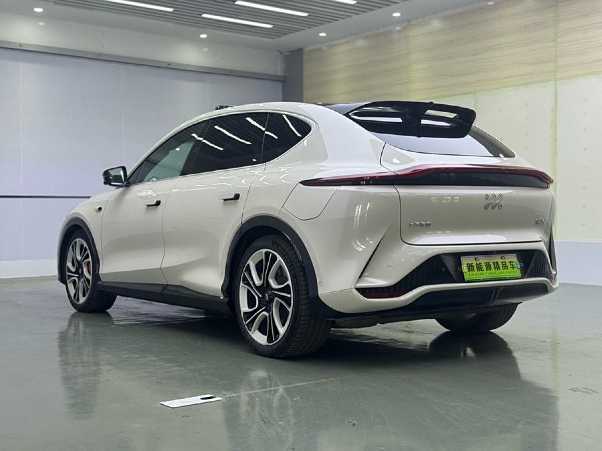 智己 智己LS7  2023款 100kWh Pro四驅(qū)版圖片