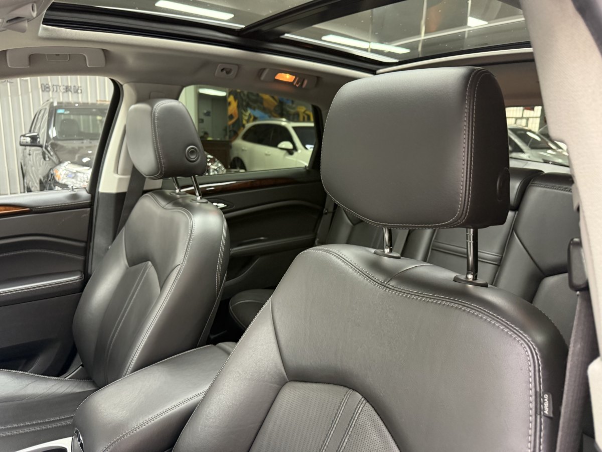 凱迪拉克 SRX  2013款 3.0L 領(lǐng)先型圖片