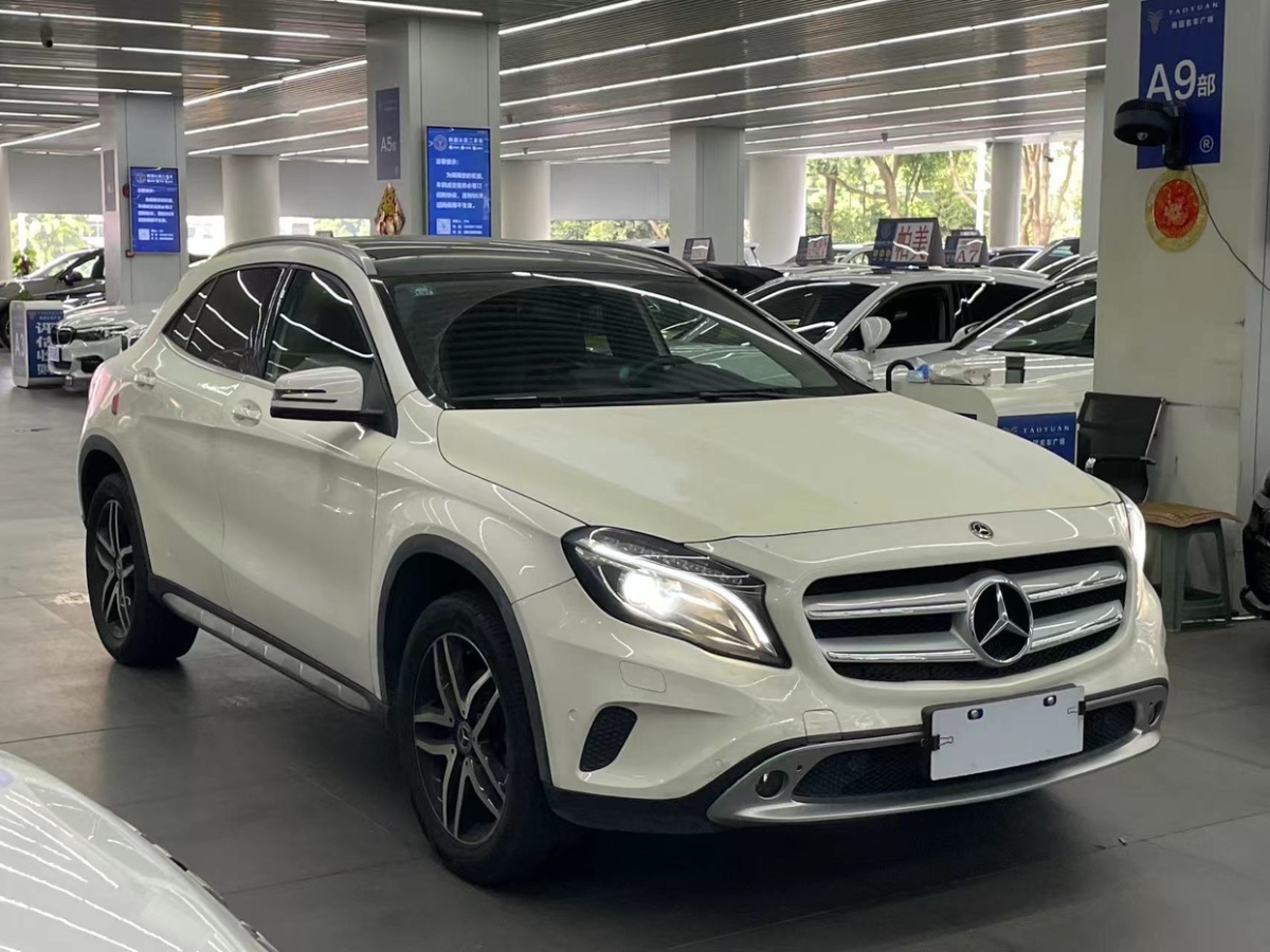 奔馳 奔馳GLA  2016款 GLA 220 4MATIC 時(shí)尚型圖片