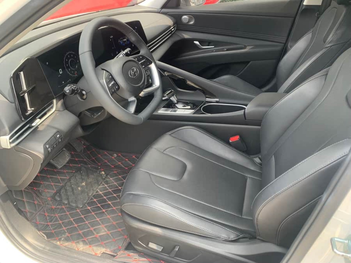 現(xiàn)代 伊蘭特  2022款 1.5L CVT LUX尊貴版圖片