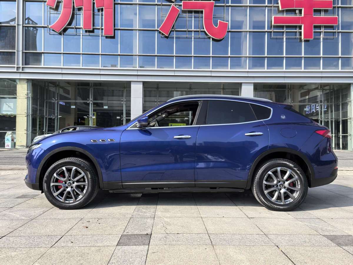 瑪莎拉蒂 Levante  2019款  3.0T 350Hp 標(biāo)準(zhǔn)版圖片