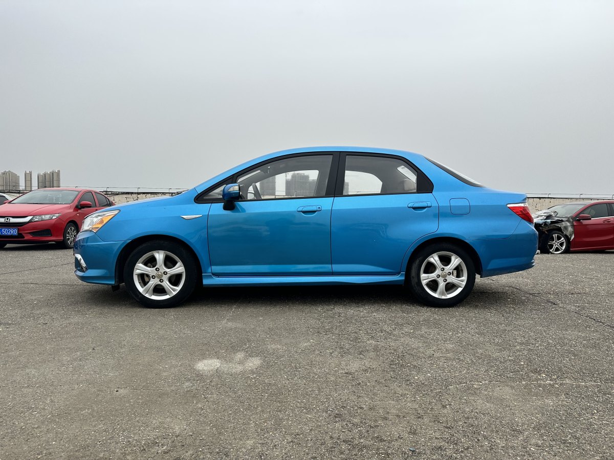 理念 S1  2013款 1.5L 自動舒適版圖片