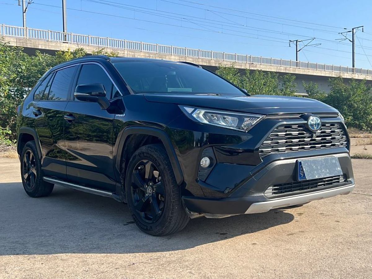 豐田 RAV4榮放  2023款 雙擎 2.5L E-CVT四驅(qū)精英Plus版圖片