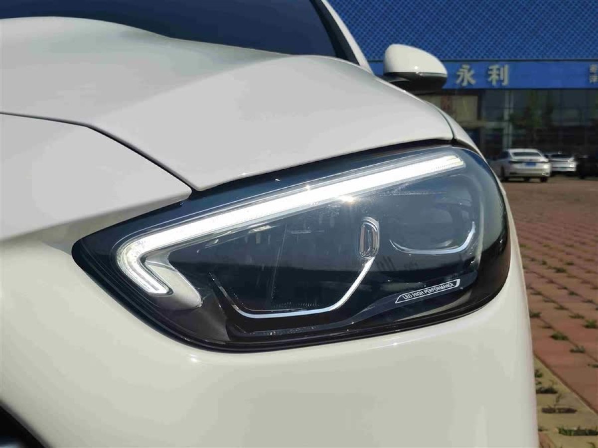 奔馳 奔馳C級(jí)  2022款 改款 C 260 L 運(yùn)動(dòng)版圖片