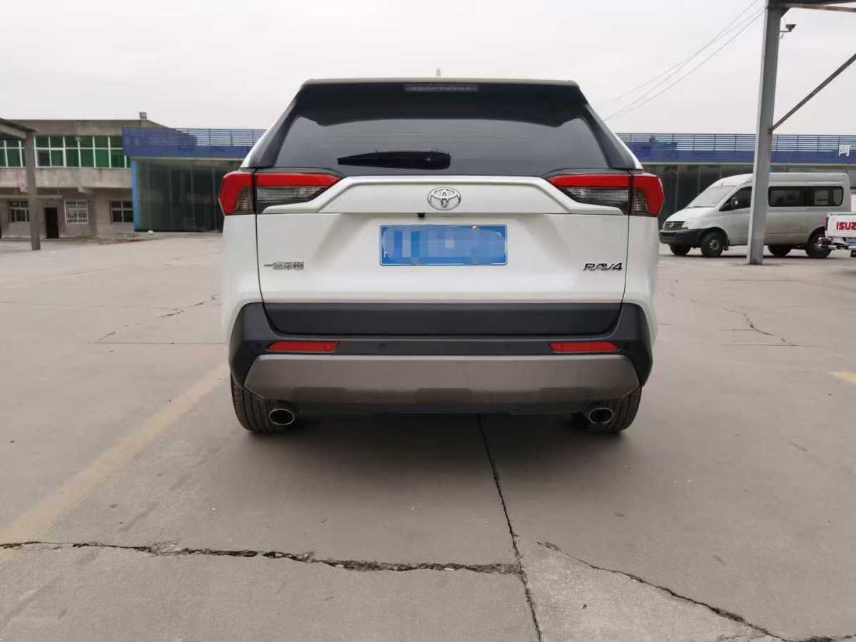 豐田 RAV4  2018款 榮放 2.0L CVT兩驅(qū)風(fēng)尚版圖片