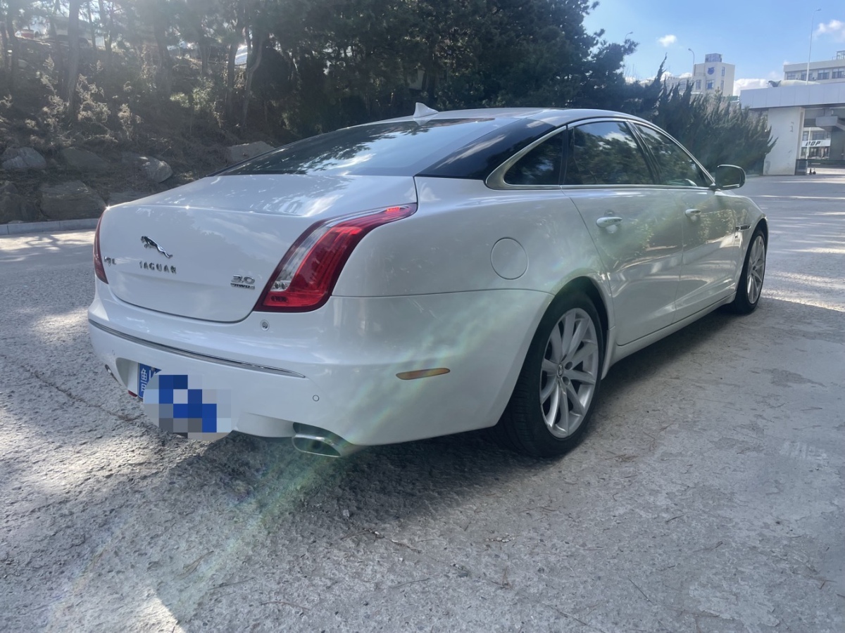 捷豹 XJ  2013款 XJL 3.0 SC 四驅(qū)旗艦商務(wù)版圖片