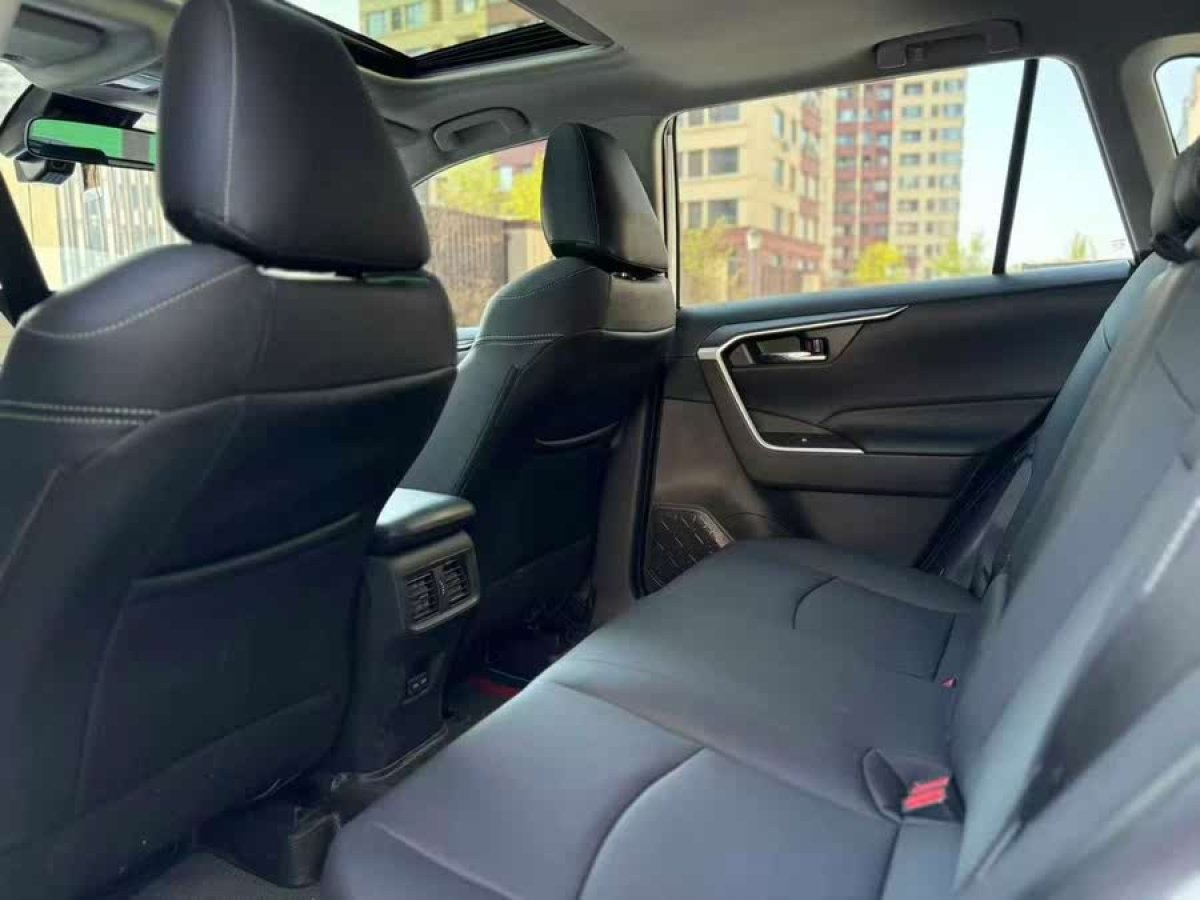 豐田 RAV4榮放  2023款 2.0L CVT兩驅(qū)風(fēng)尚Plus版圖片