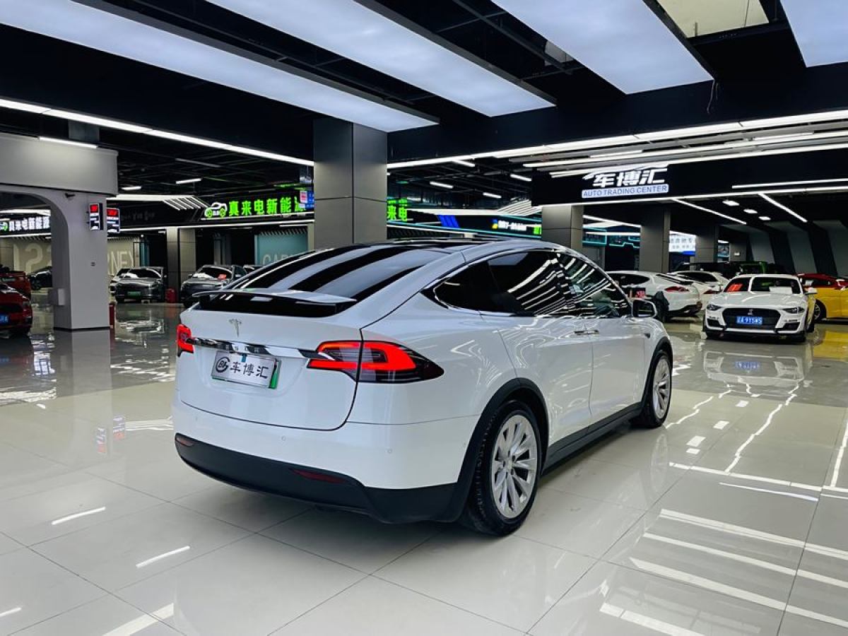 特斯拉 Model X  2016款 Model X 90D圖片