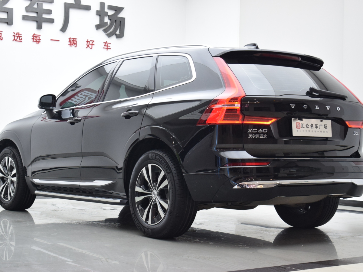 沃爾沃 XC60  2024款 B5 四驅(qū)智逸豪華版圖片