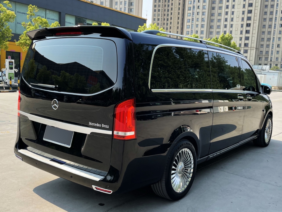 奔馳 威霆  2020款 2.0T 精英版 7座圖片