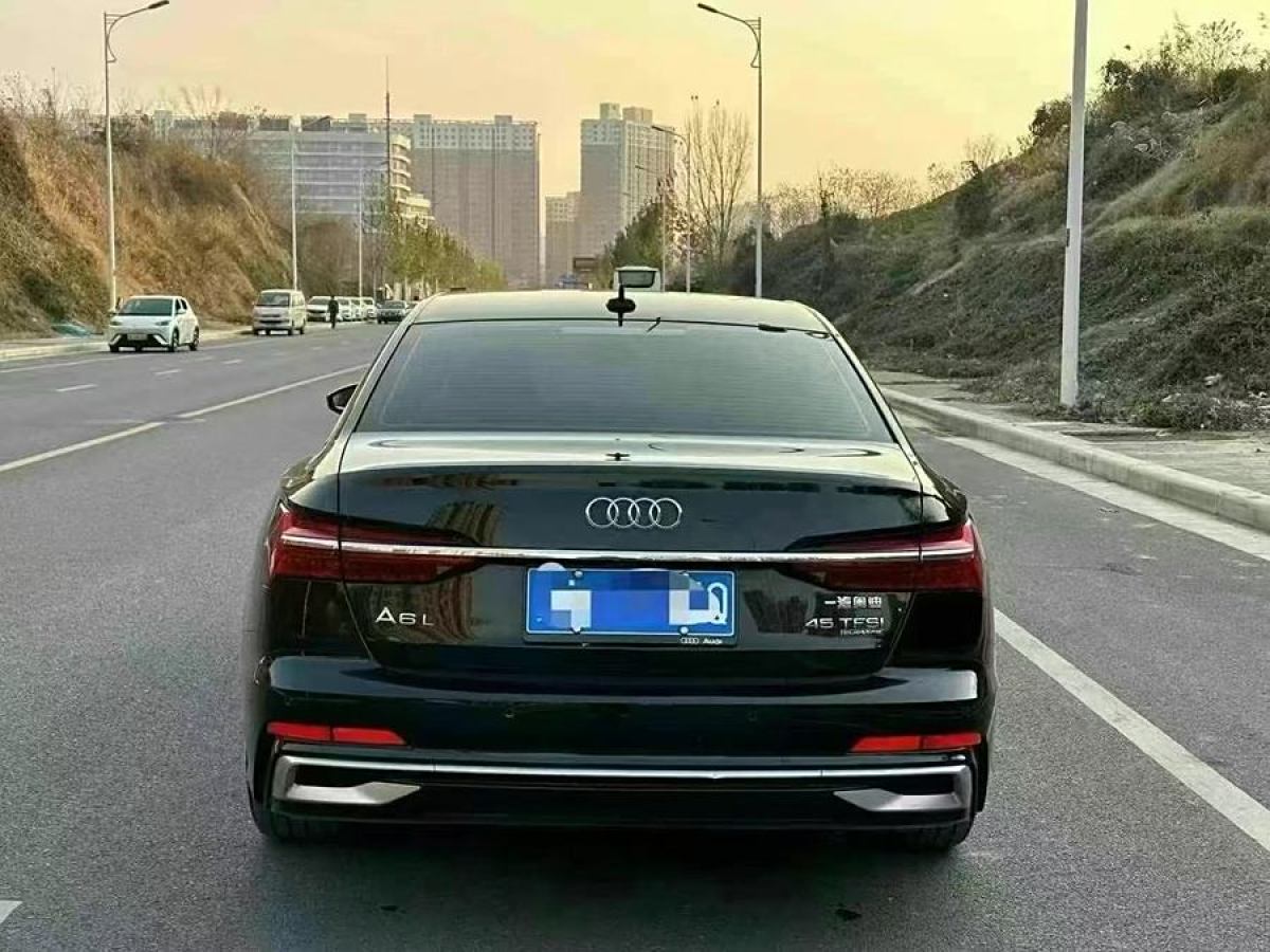 奧迪 奧迪A6L  2023款 改款 45 TFSI quattro 臻選動感型圖片