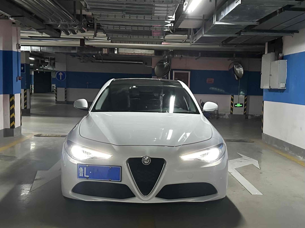 阿爾法·羅密歐 Giulia  2017款 2.0T 280HP 豪華版圖片