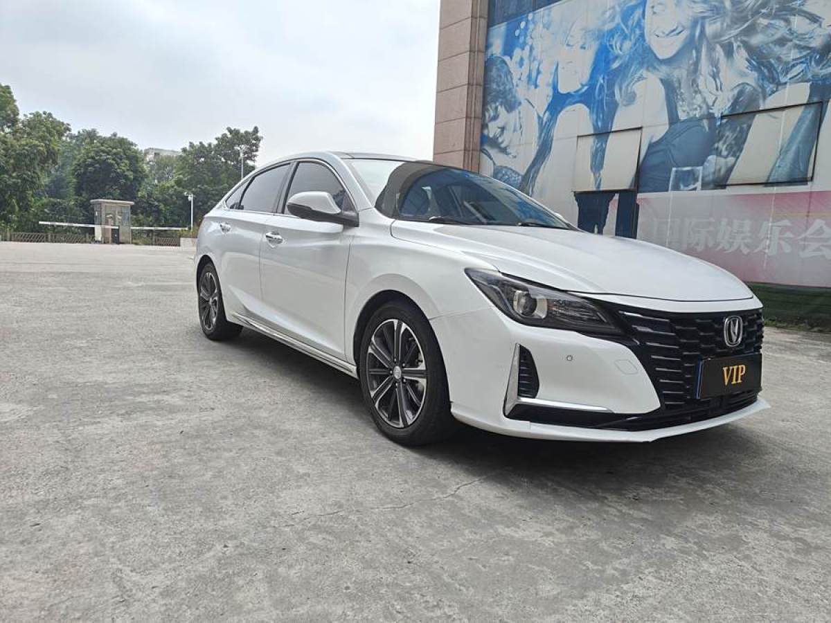 長(zhǎng)安 銳程CC  2022款 藍(lán)鯨版 1.5T DCT尊貴型圖片