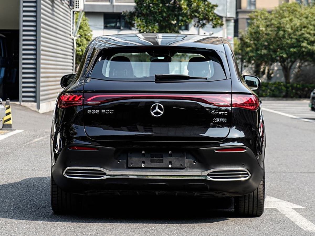 2024年5月奔馳 奔馳EQE SUV  2024款 350 4MATIC 豪華版