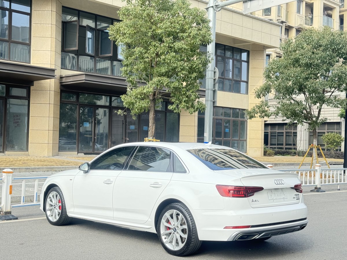 奧迪 奧迪A4L  2019款 45 TFSI quattro 個性運動版 國VI圖片