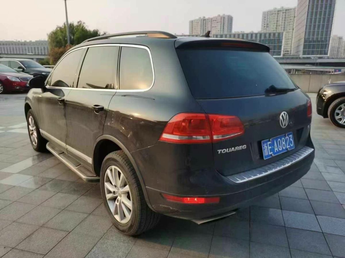 大眾 途銳  2014款 3.0TSI 黑色探險(xiǎn)者圖片