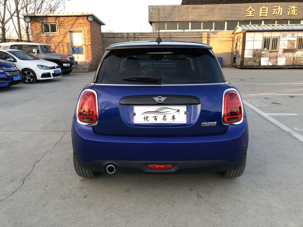 MINI COUNTRYMAN  2018款 1.5T COOPER 經(jīng)典派圖片