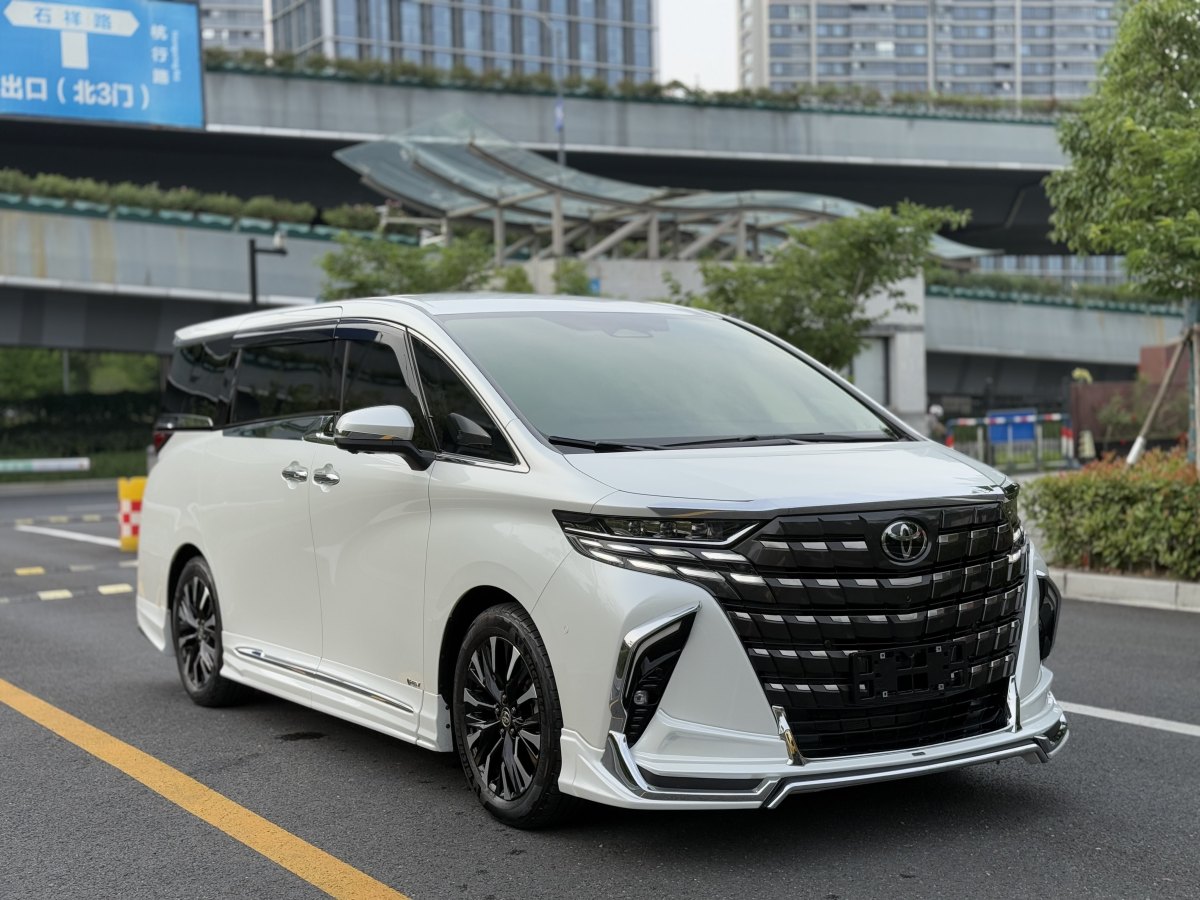 豐田 埃爾法  2024款 雙擎 2.5L 臻享版圖片
