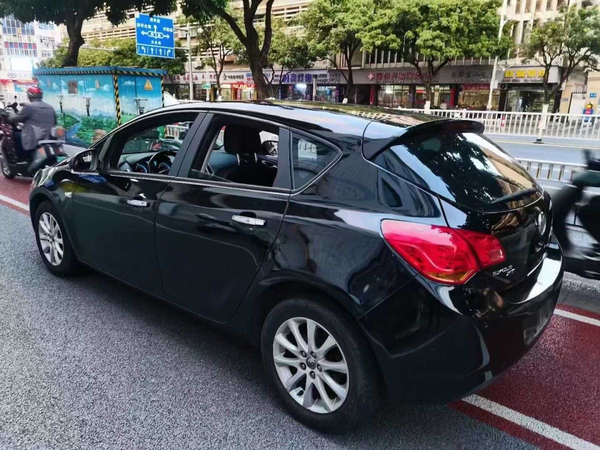 別克 英朗 圖片