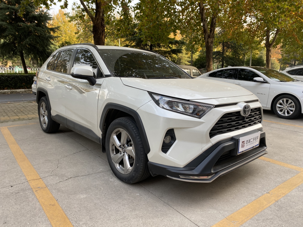 豐田 RAV4  2018款 榮放 2.0L CVT兩驅(qū)風(fēng)尚版圖片