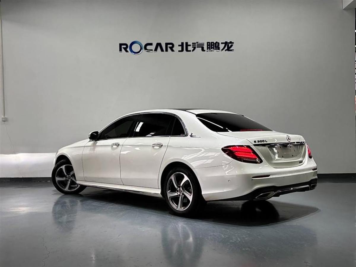 奔馳 奔馳E級(jí)  2019款 改款 E 300 L 運(yùn)動(dòng)時(shí)尚型圖片