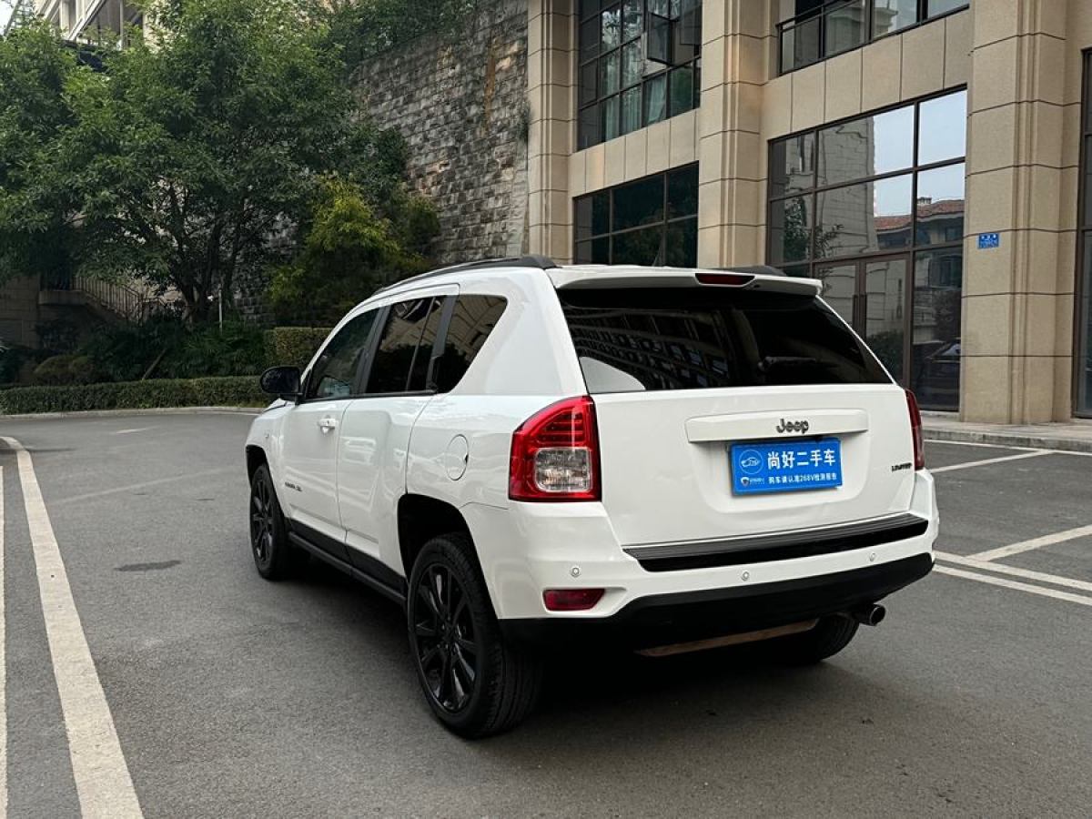 Jeep 指南者  2013款 2.4L 四驅(qū)豪華版圖片