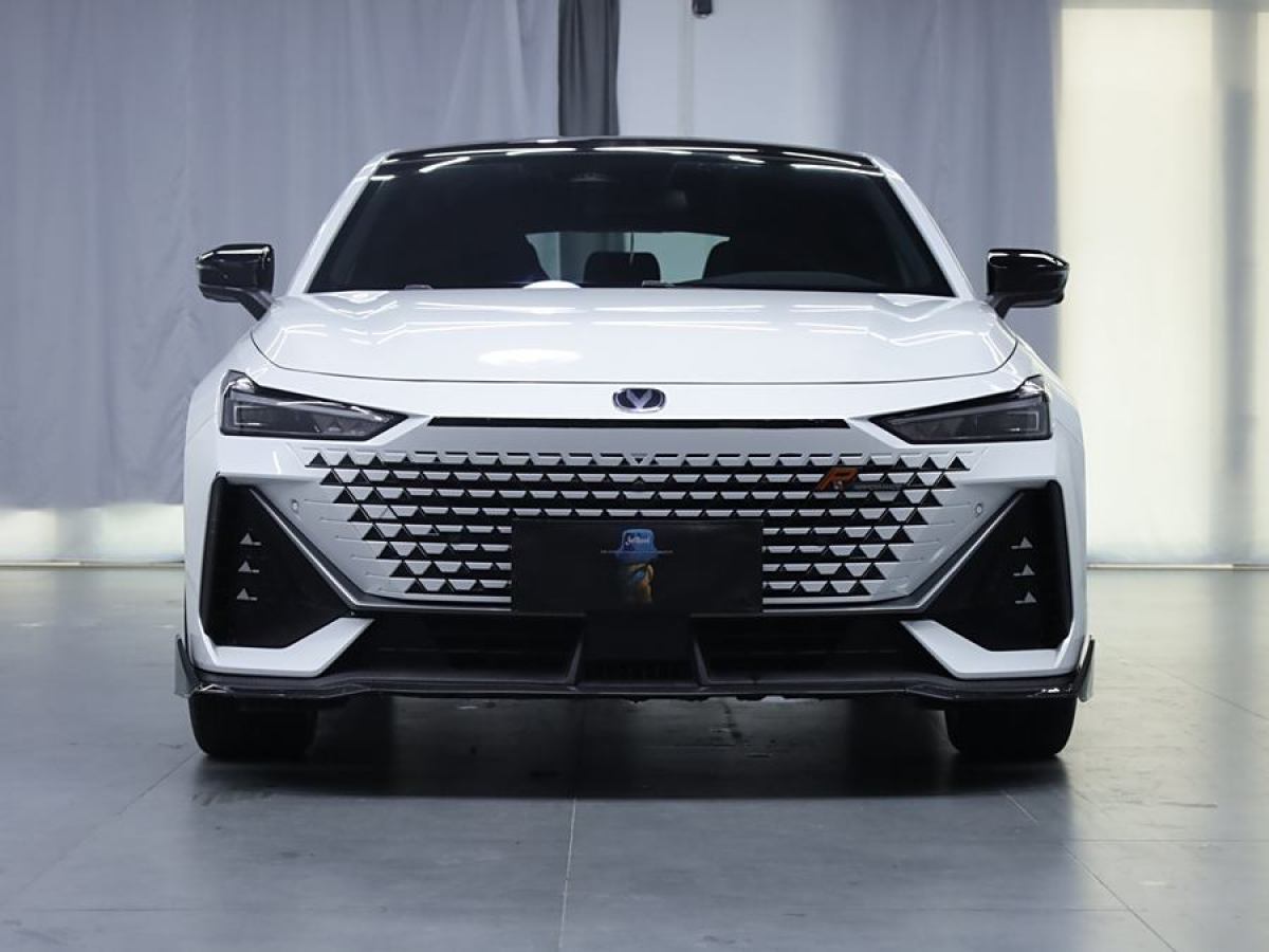 長安 長安UNI-V  2023款 1.5T 尊貴型圖片