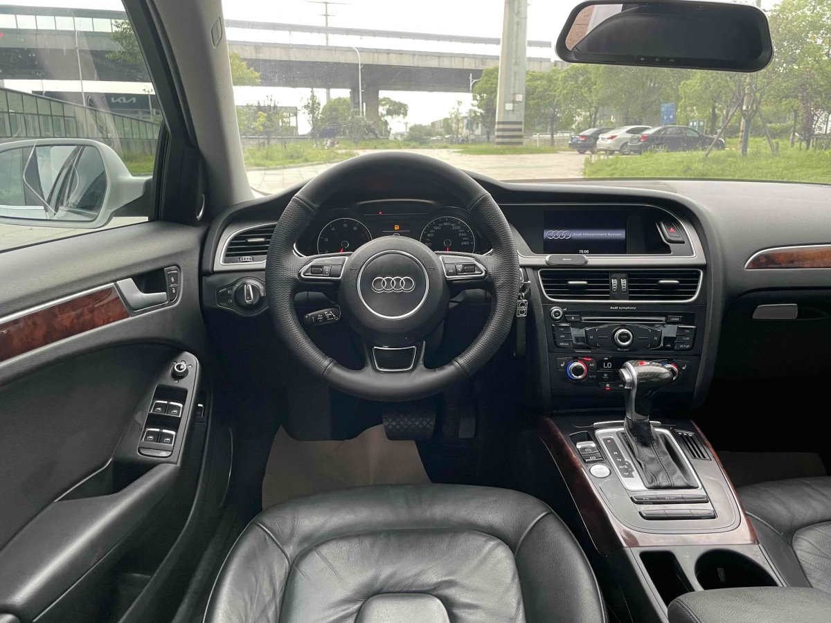 2016年3月奧迪 奧迪A4L  2016款 35 TFSI 自動(dòng)標(biāo)準(zhǔn)型