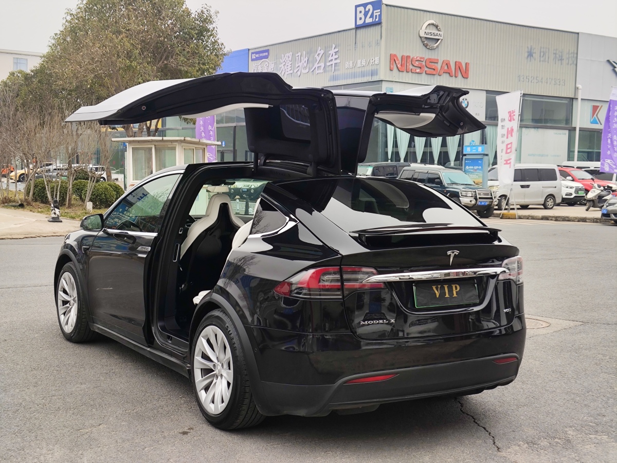 特斯拉 Model X  2016款 Model X 90D圖片