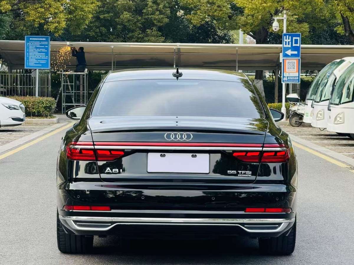 奧迪 奧迪A8  2022款 A8L 55 TFSI quattro 尊貴型典藏版圖片