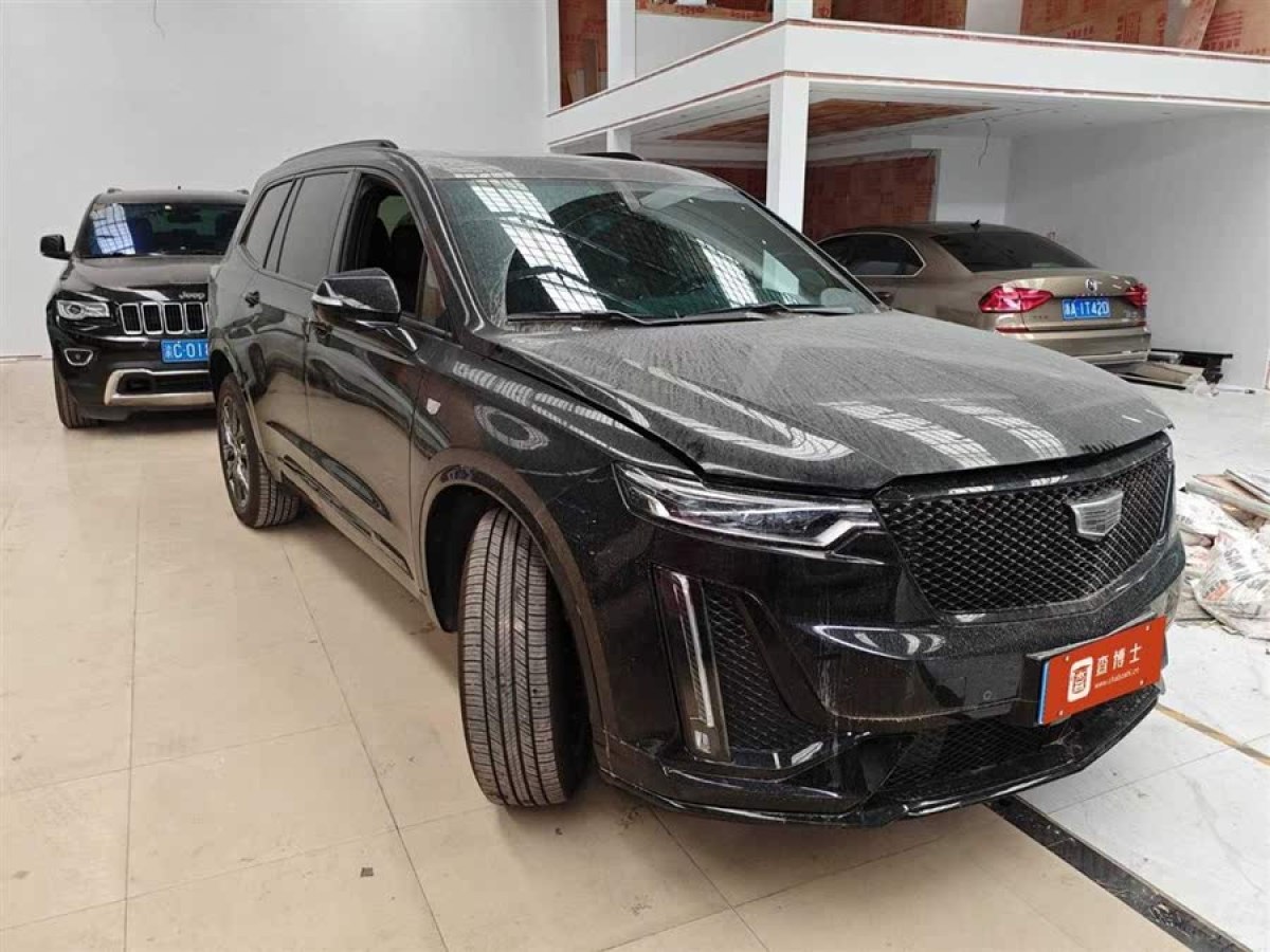 凱迪拉克 XT6  2025款 2.0T 六座四驅(qū)尊貴行政黑標(biāo)版圖片