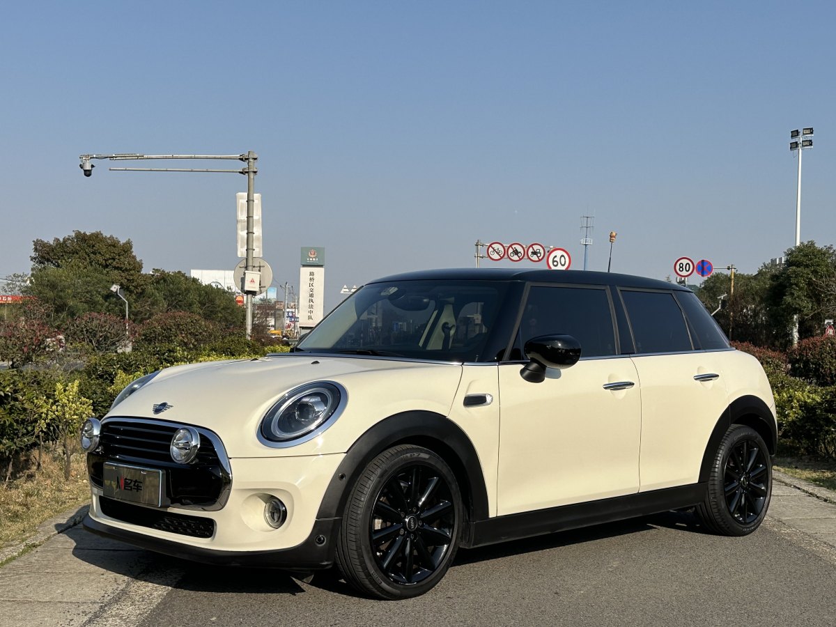 MINI MINI  2020款 1.5T COOPER 藝術(shù)家 五門版圖片