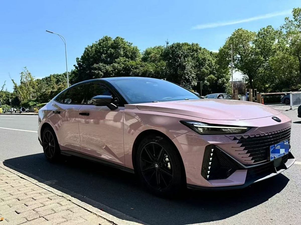 長(zhǎng)安 長(zhǎng)安UNI-V  2023款 1.5T 尊享型圖片