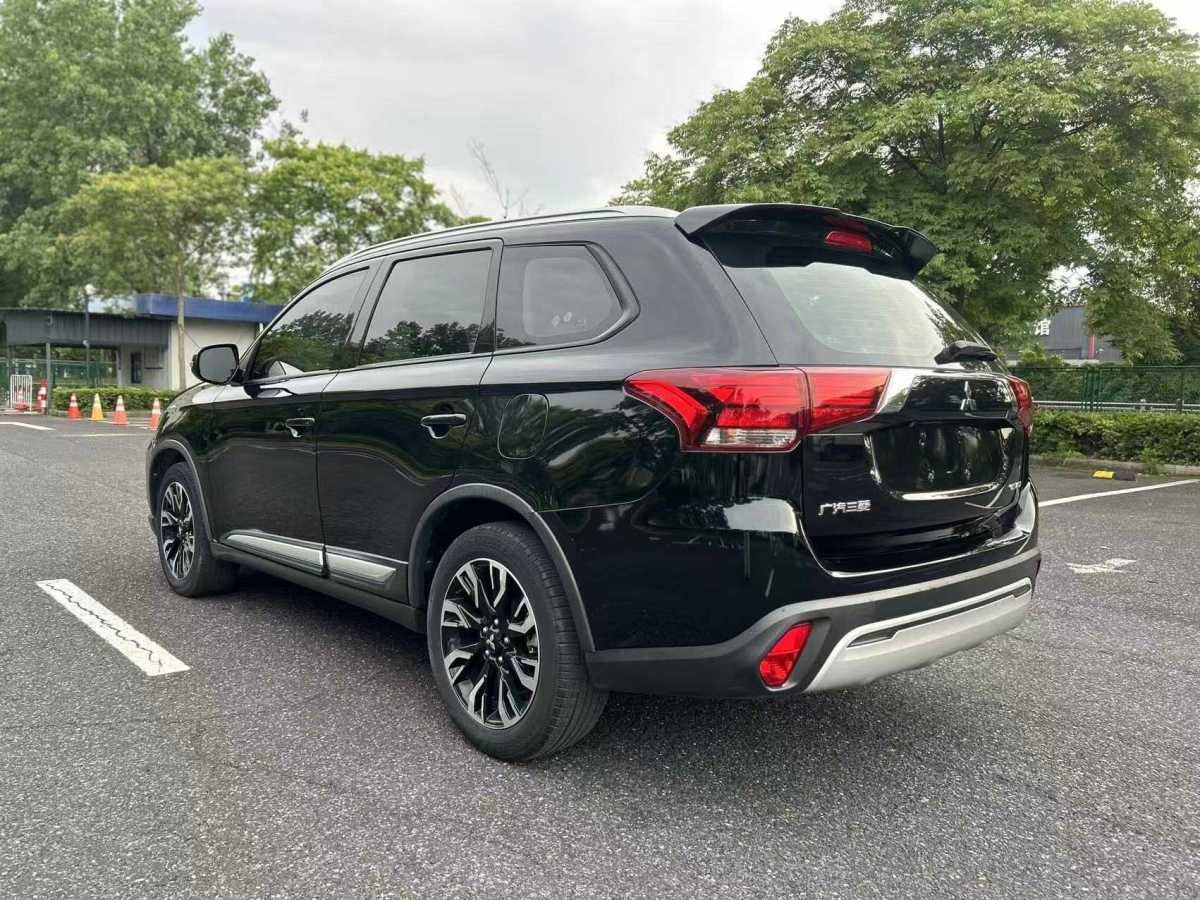 三菱 歐藍(lán)德  2019款 2.0L 兩驅(qū)暢享版 5座 國VI圖片