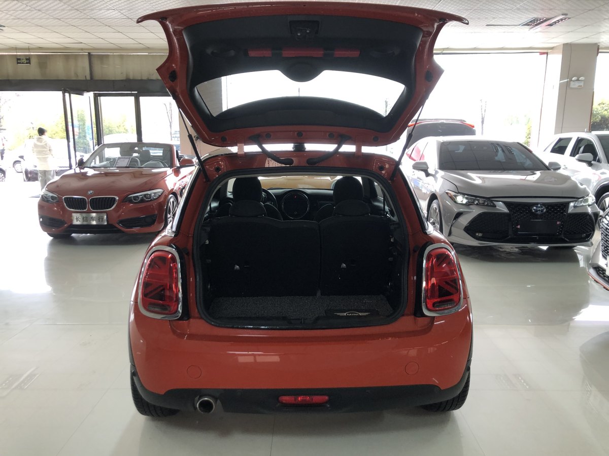 MINI COUNTRYMAN  2018款 1.5T COOPER 經(jīng)典派圖片