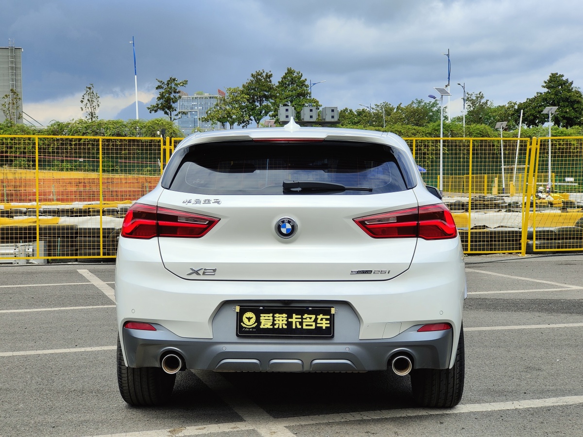 寶馬 寶馬X2  2020款 sDrive25i 領(lǐng)先型M越野套裝圖片