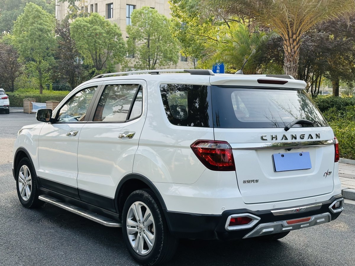 長(zhǎng)安歐尚 CX70  2016款 1.6L 手動(dòng)豪華型圖片