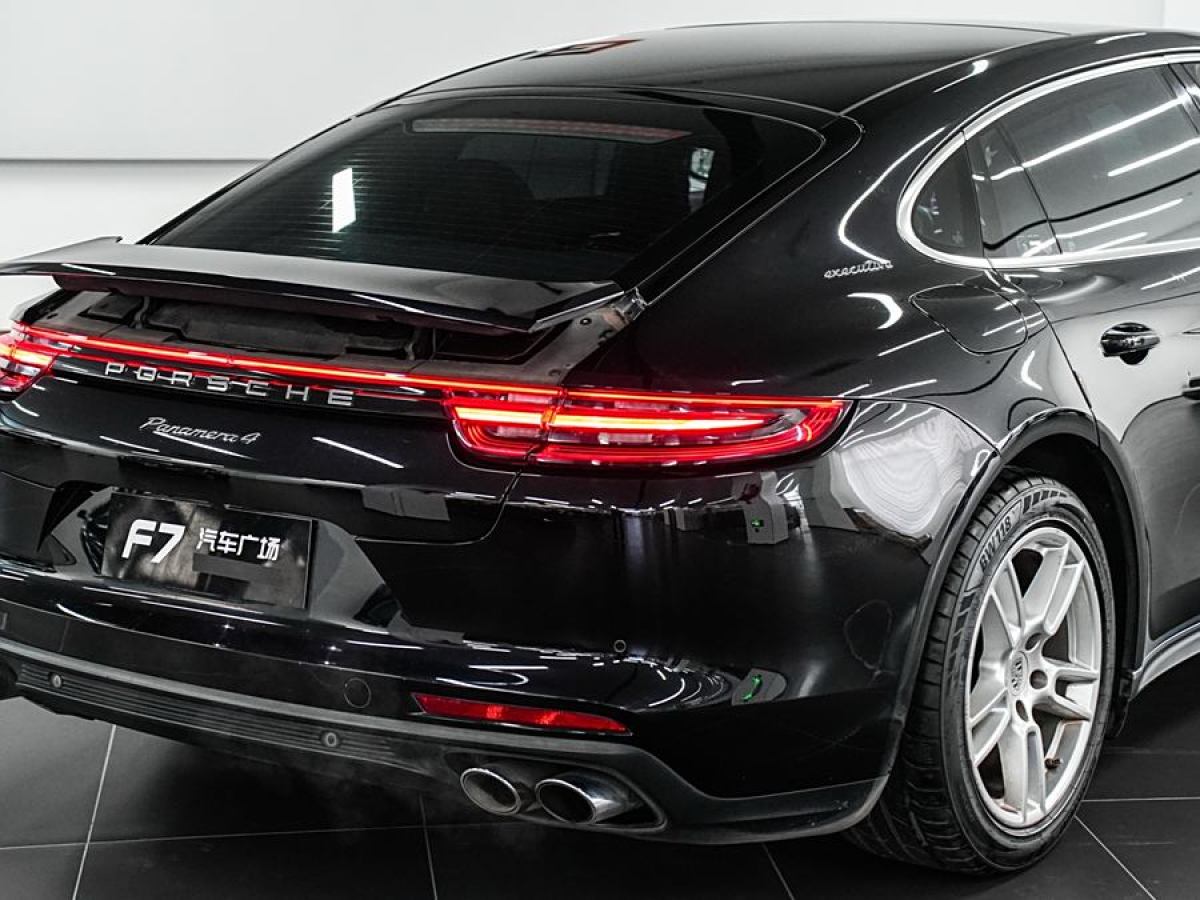 2018年2月保時捷 Panamera  2017款 Panamera 4 行政加長版 3.0T