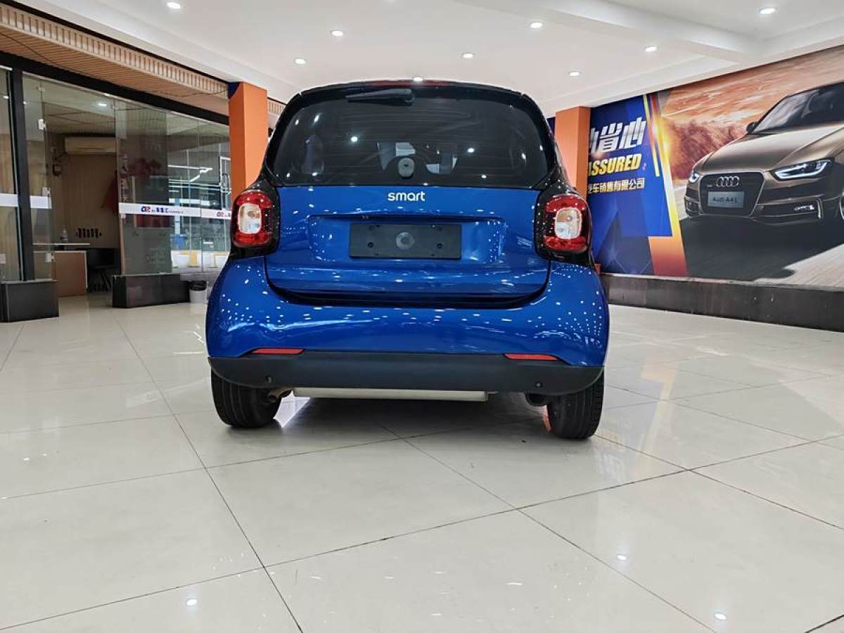 smart fortwo  2015款 1.0L 52千瓦硬頂靈動(dòng)版圖片