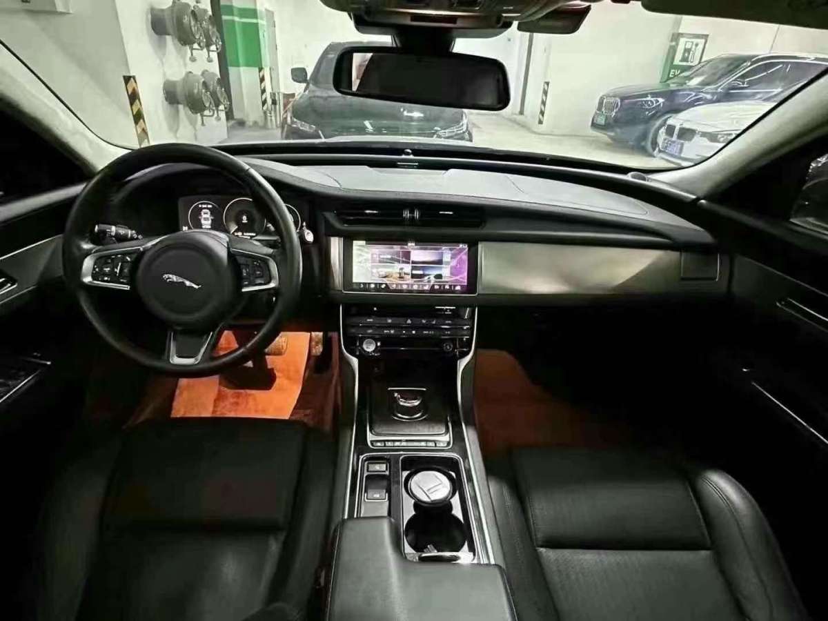 捷豹 XF  2018款 XF Sportbrake 2.0T 250PS 四驅(qū)風(fēng)華版圖片