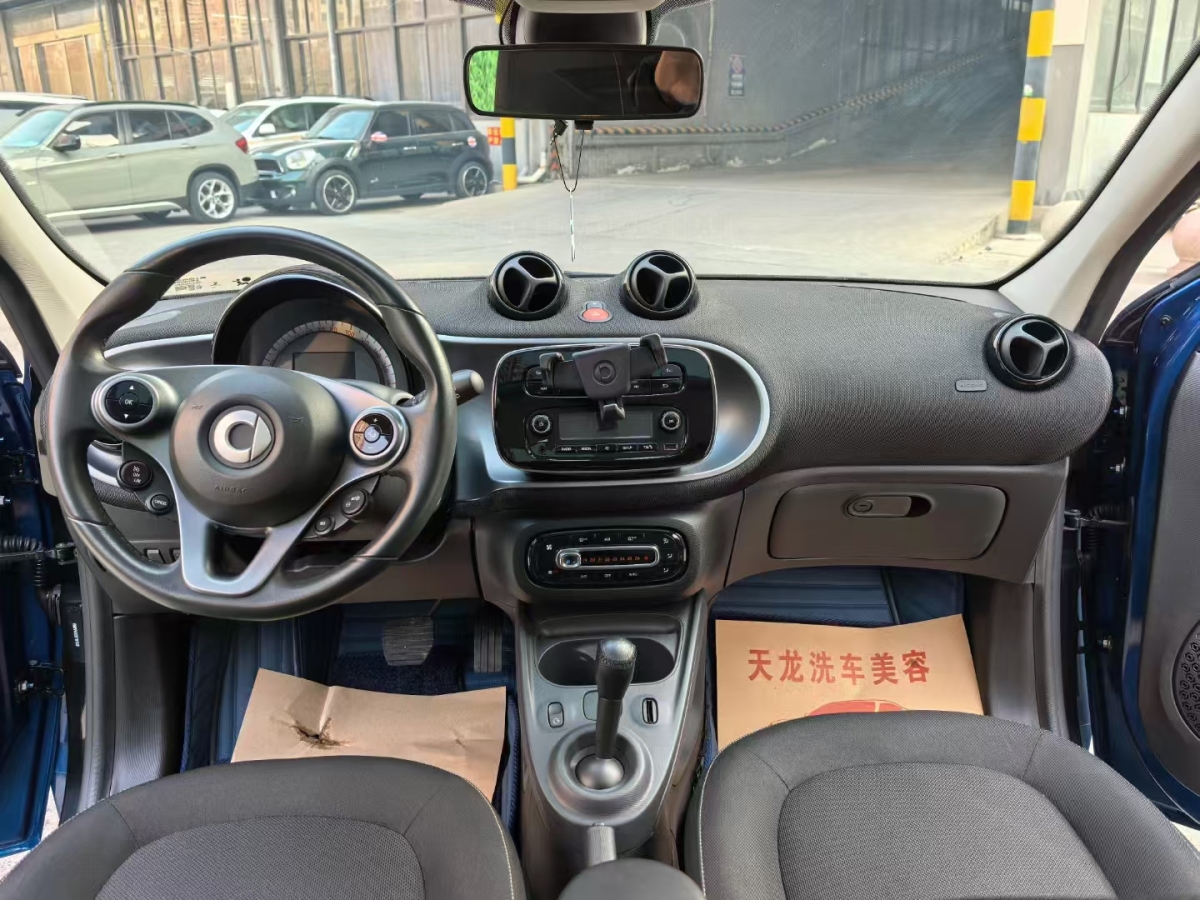 smart forfour  2018款 1.0L 52千瓦激情版圖片